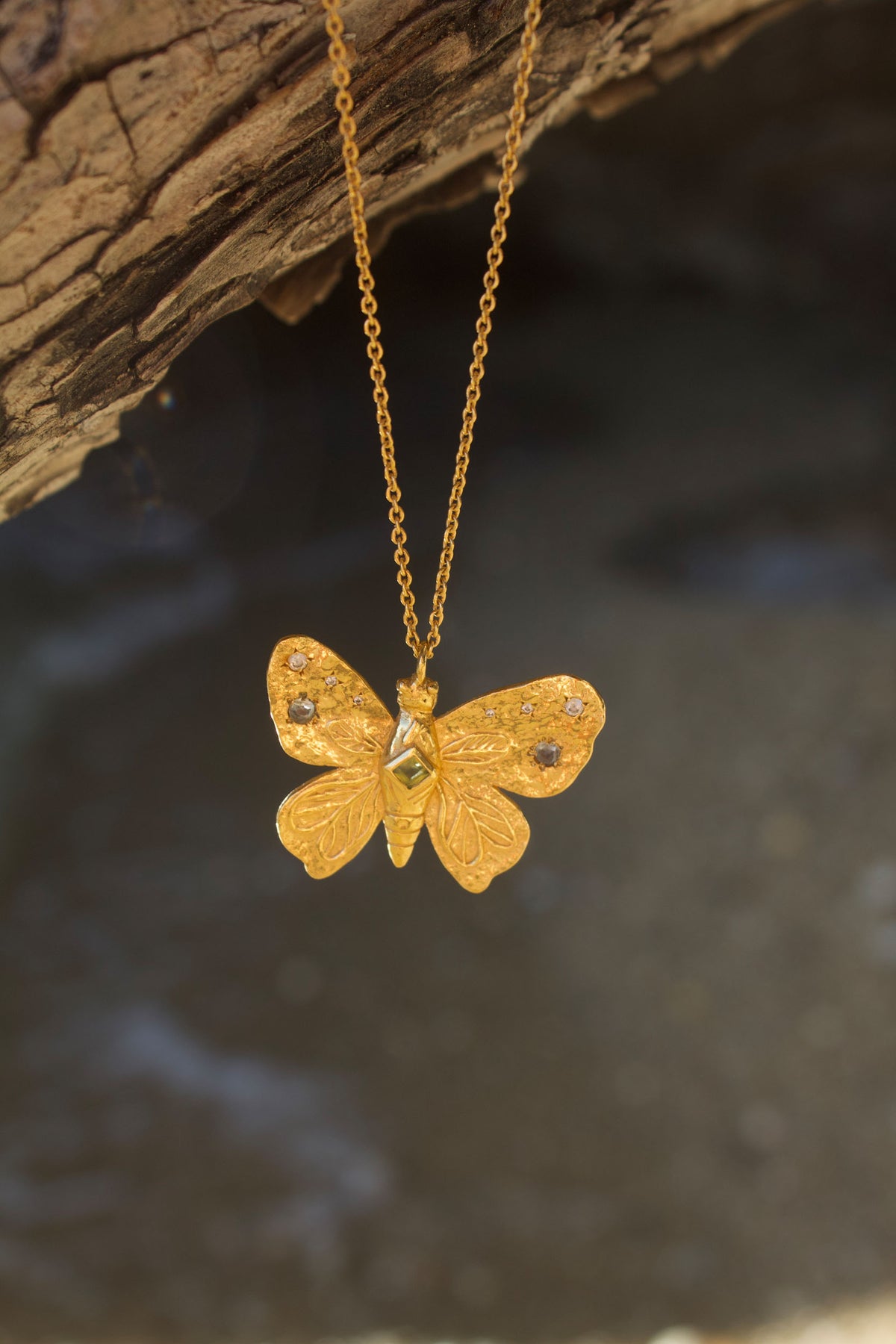 Petalouda Pendant